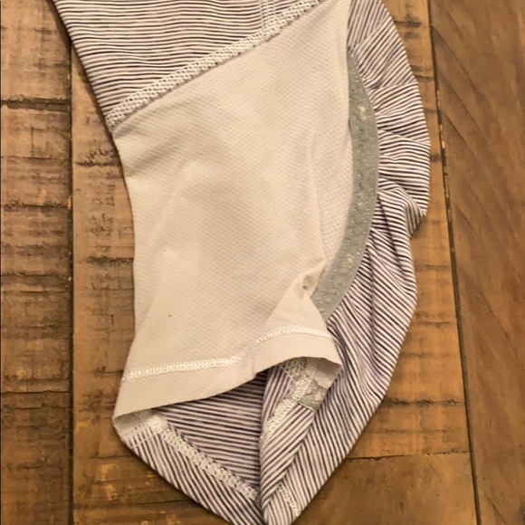 Lululemon gray/white stripe Capri size 4 - Picture 9 of 16